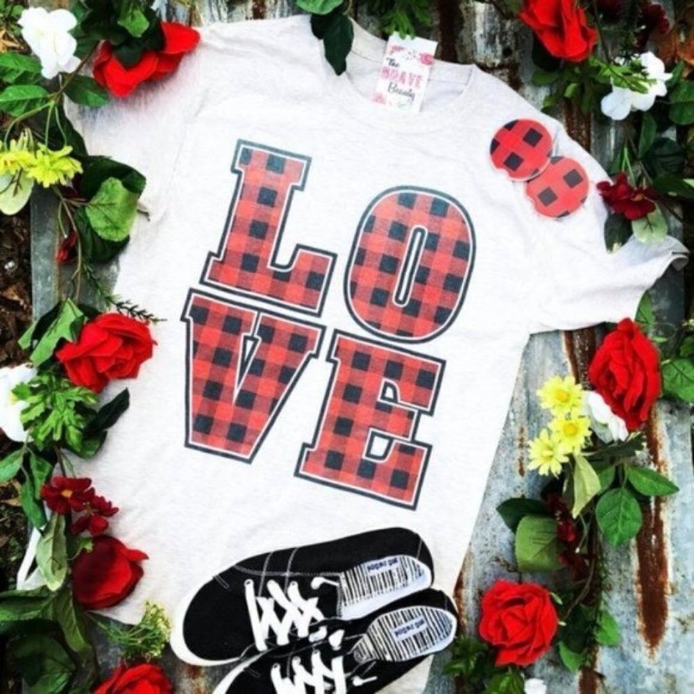 NWT Beige Love Red Black Buffalo Plaid Graphic Tee Shirt Top Short Sleeve Tshirt